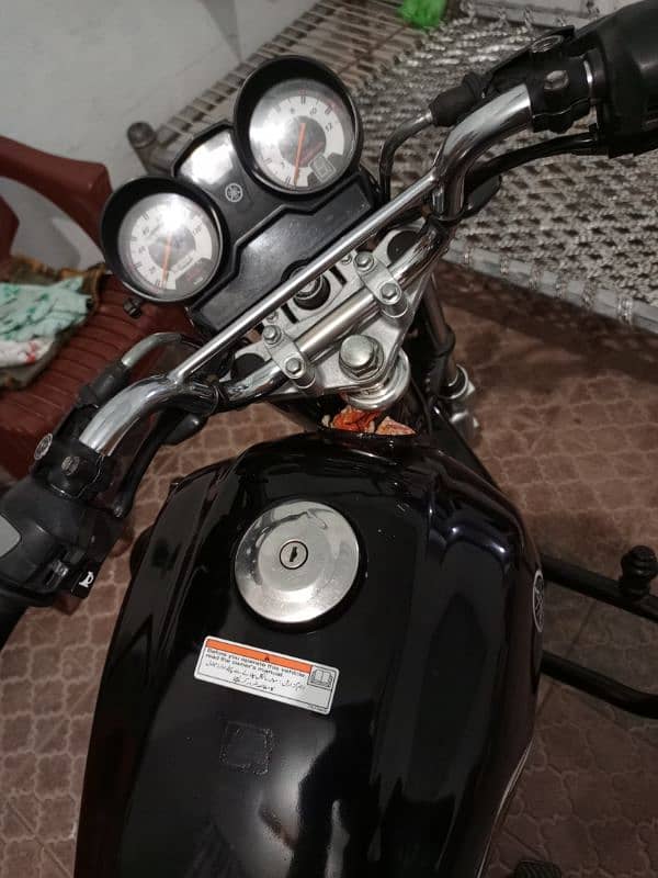 yb125z November ki purchase 19 model forward gear. achi condition hy. 1