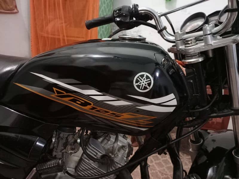 yb125z November ki purchase 19 model forward gear. achi condition hy. 2