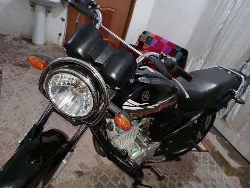 yb125z November ki purchase 19 model forward gear. achi condition hy. 10