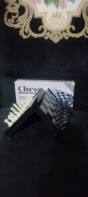 Foldable Magnetic chess 1