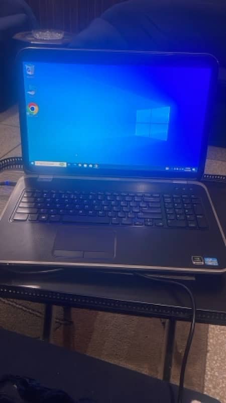 DELL INSPIRON 7720 i7 like new 0