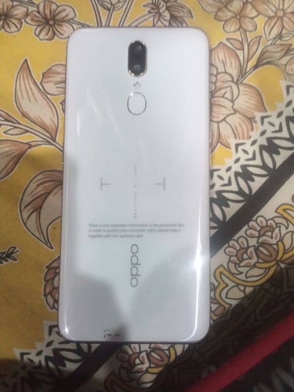 OPPO f11 1