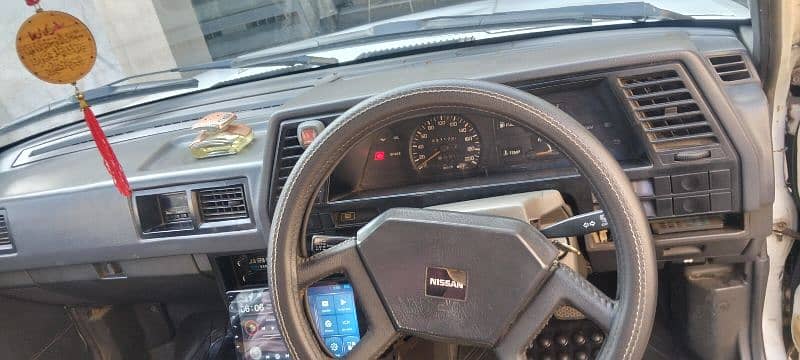 Nissan Sunny 1988 2