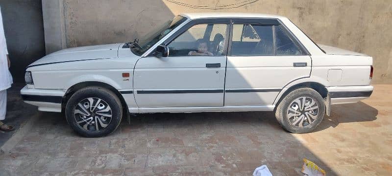 Nissan Sunny 1988 8