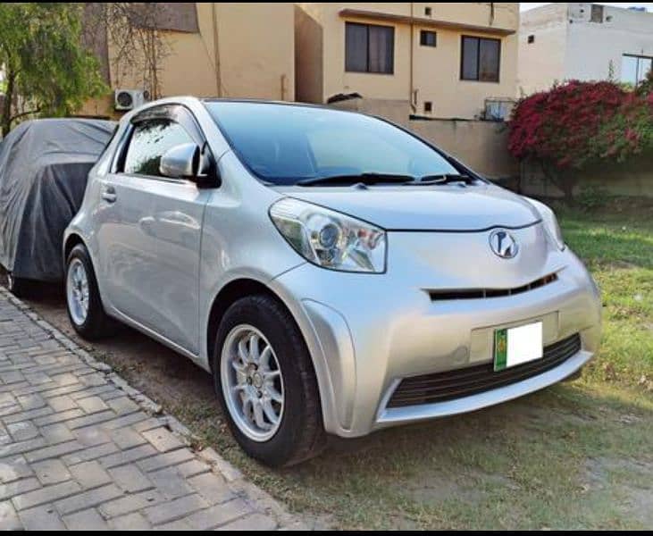 Toyota iQ 2012 11