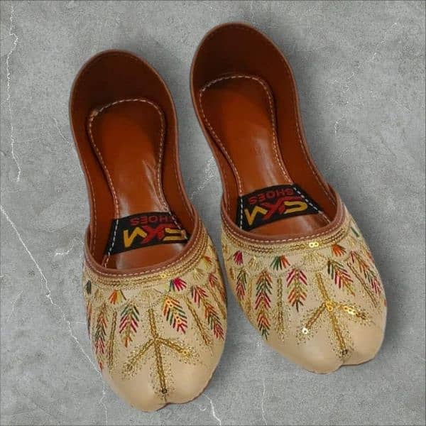 Woman beautiful fancy khussa new stock 0