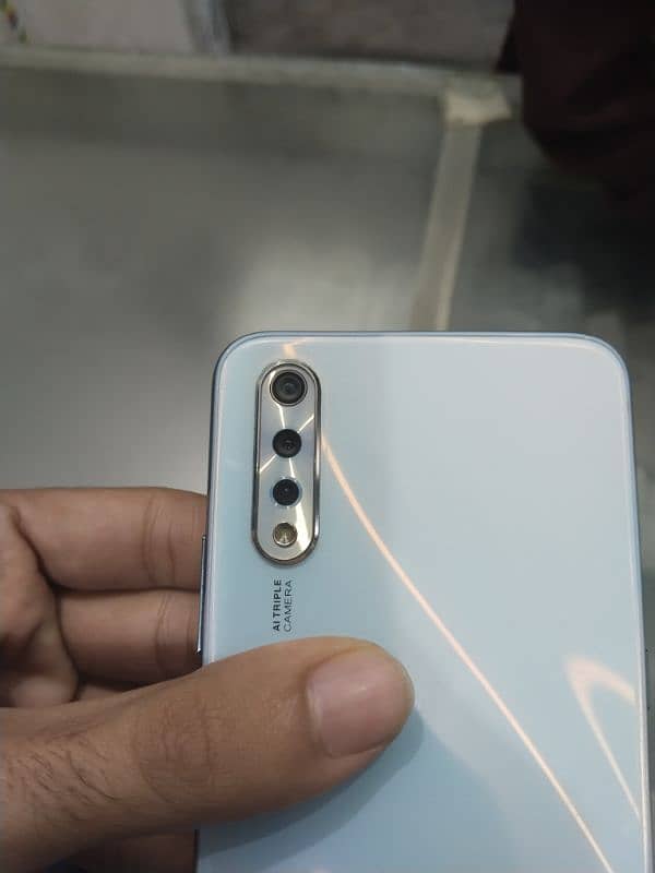 VIVO S1 10 BY 10 1