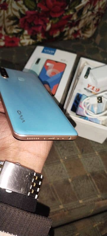 vivo Y19 8+256 gb 3