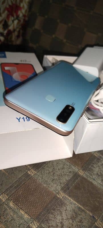 vivo Y19 8+256 gb 6