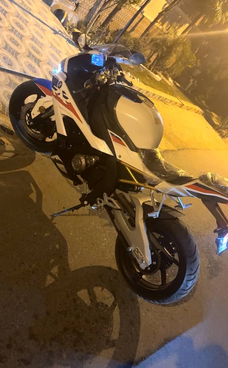 BMW S1000RR 2024 1