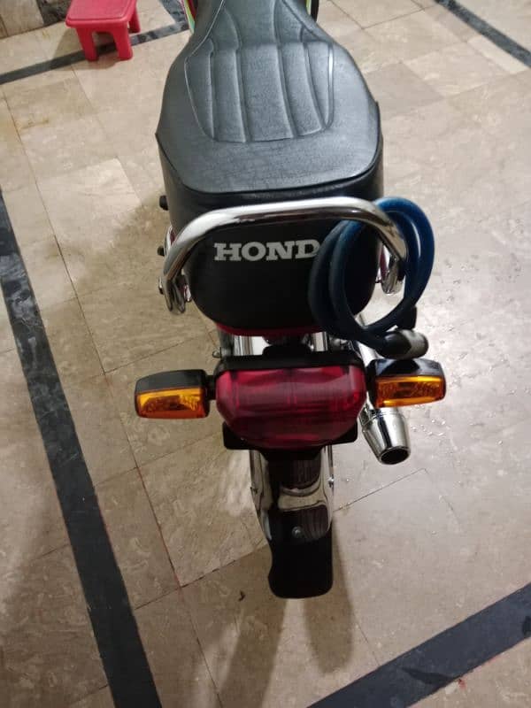 Honda CD 70 model 2024 RED COLOR 14