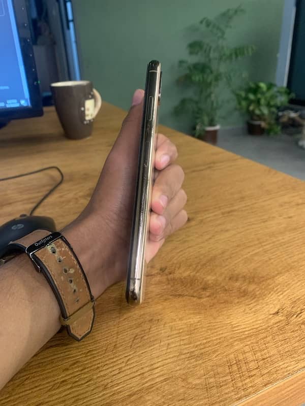 iphone xsmax 64gb 81 health face idi or ture tone on ha 2