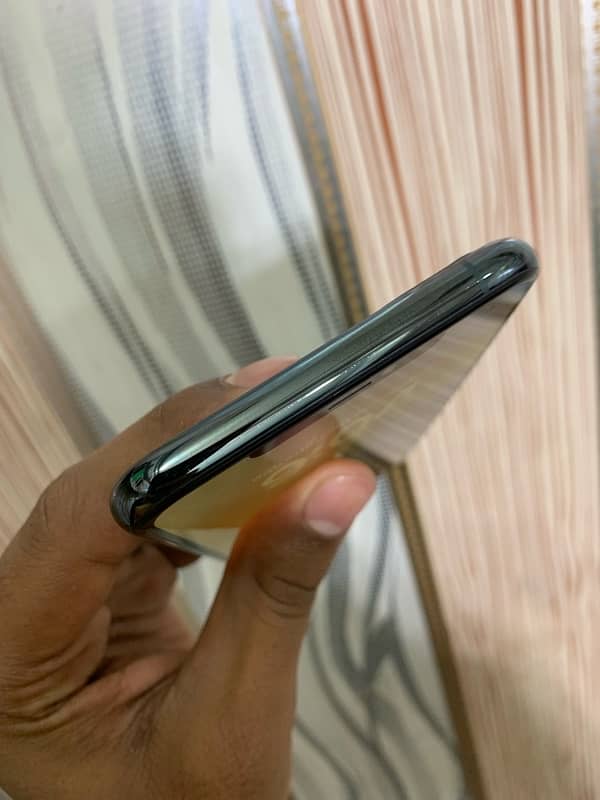 iphone 11 pro max 256gb both sim pta approved with box 3