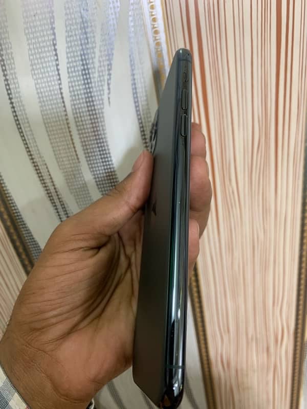 iphone 11 pro max 256gb both sim pta approved with box 6