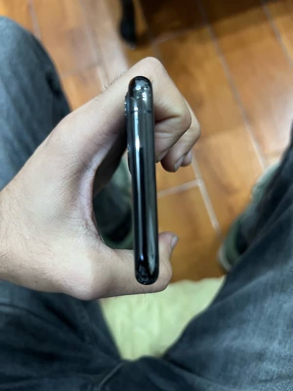 iphone 11 pro 64gb non pta 4