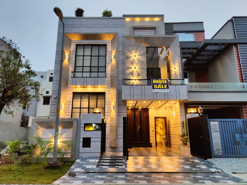 5 Marla Luxurious Designer House For Sale in Bahria Town Lahore 31