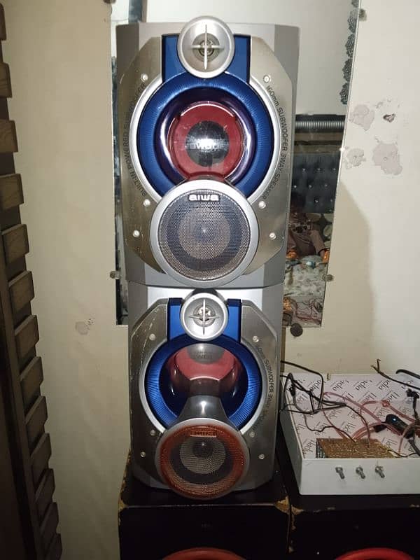 AIWA 1800 WATTS 2