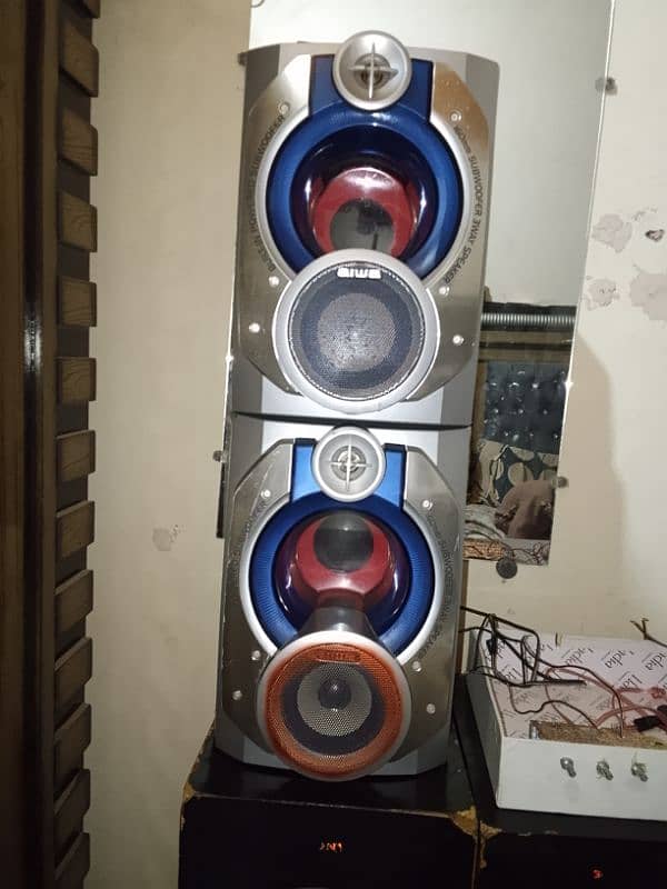 AIWA 1800 WATTS 6