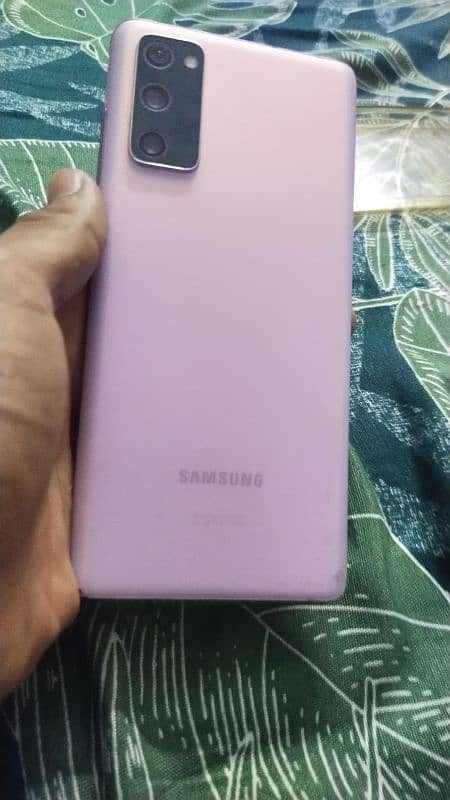 Samsung S20 FE 1