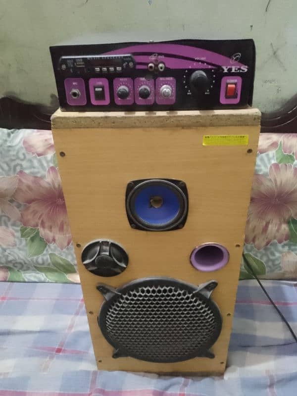 Speaker amplifier very high power base 0