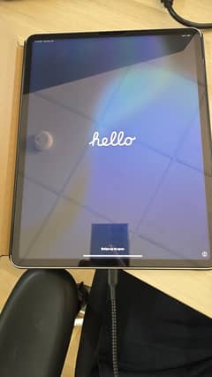 Apple iPad Pro 12.9 (6th Generation)