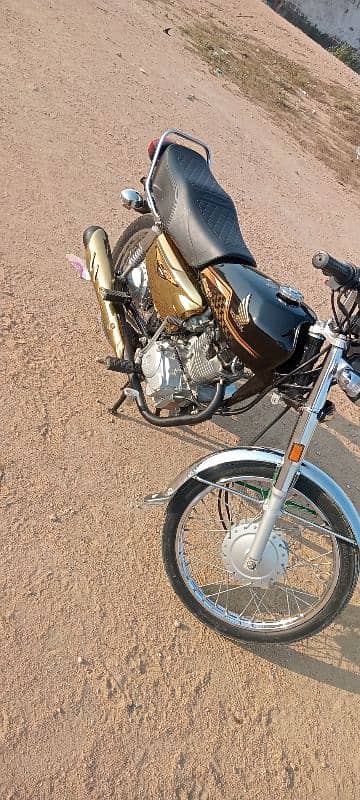 Honda 125 Model 2024 Karachi number 0312/230/1692 1