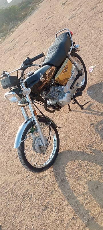 Honda 125 Model 2024 Karachi number 0312/230/1692 5