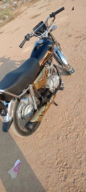 Honda 125 Model 2024 Karachi number 0312/230/1692 6