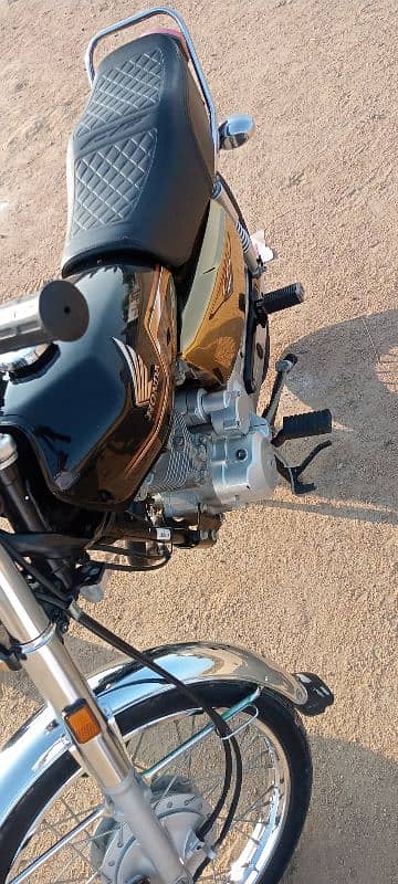 Honda 125 Model 2024 Karachi number 0312/230/1692 12