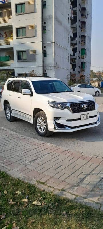 Luxury Car Rentals with Driver for Weddings and Tours in Pakistan 7