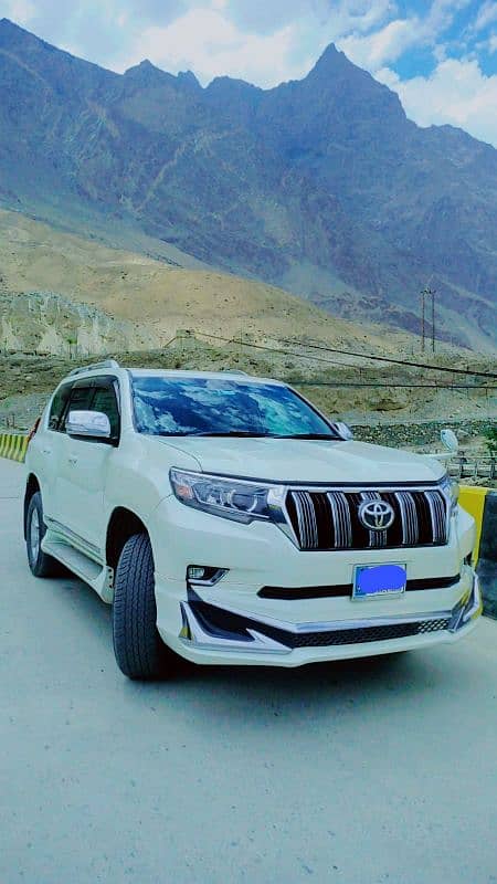 Luxury Car Rentals with Driver for Weddings and Tours in Pakistan 9