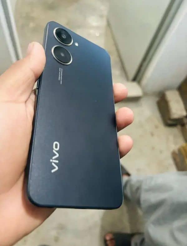 Vivo Y03 4