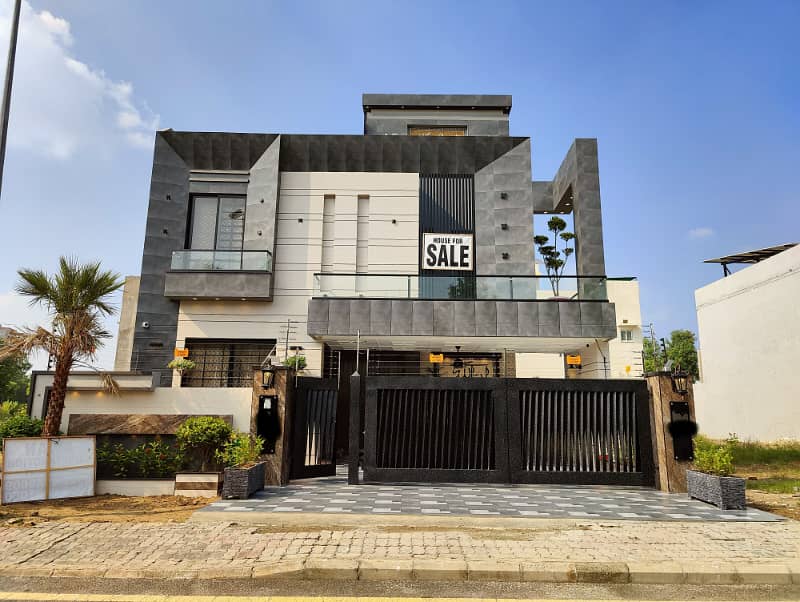 Luxurious Designer 10 Marla Brand New House For Sale in Bahria Town Lahore 0