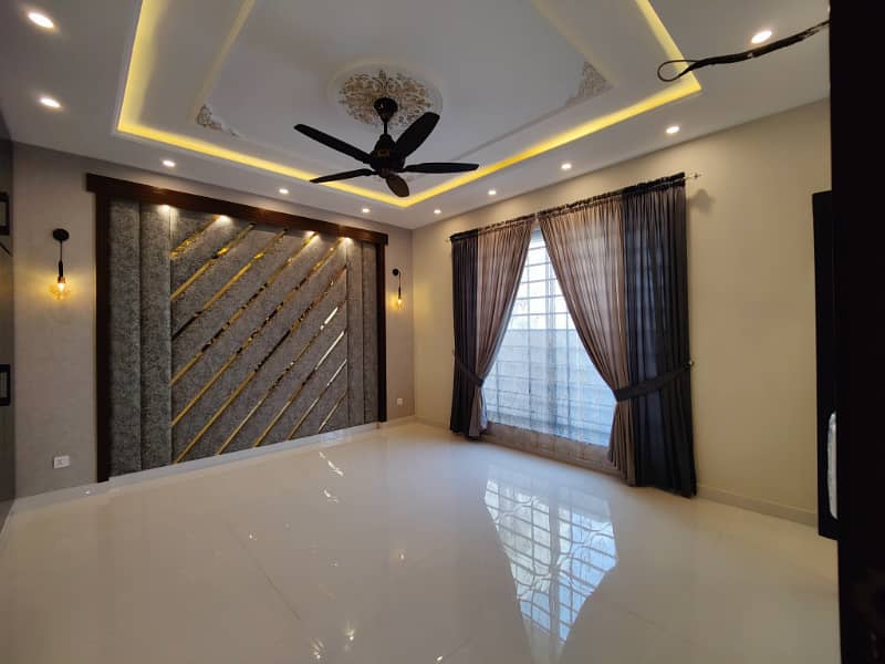 Luxurious Designer 10 Marla Brand New House For Sale in Bahria Town Lahore 5