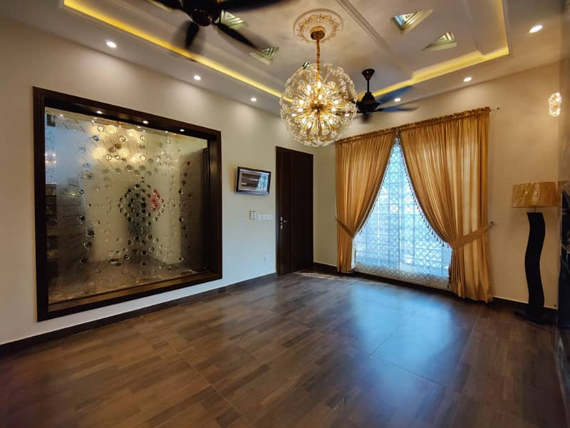 Luxurious Designer 10 Marla Brand New House For Sale in Bahria Town Lahore 25