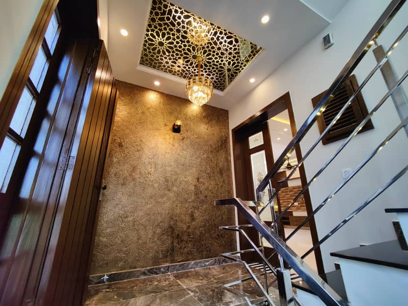 Luxurious Designer 10 Marla Brand New House For Sale in Bahria Town Lahore 43