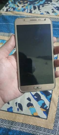 Samsung J7