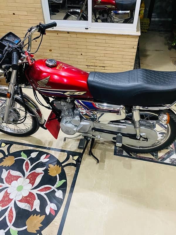 Honda Cg 125 Special Edition Golden Number 2