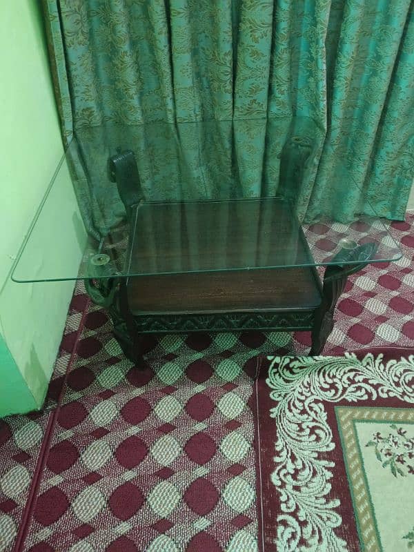 Dining table for sale in good condition 0