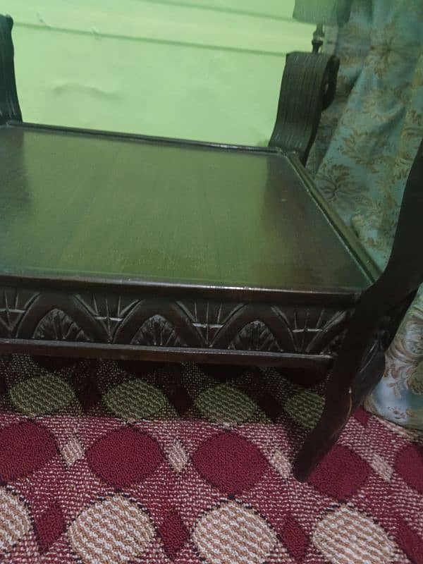 Dining table for sale in good condition 4