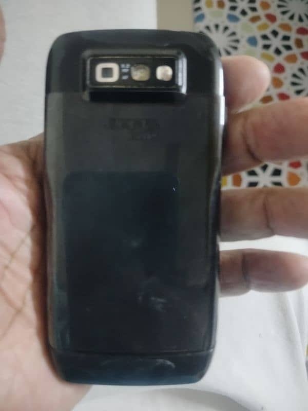 Nokia E71 mobile PTA approved with battery and charget 3