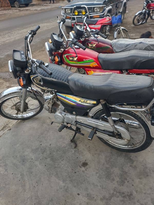 Honda CD70 0