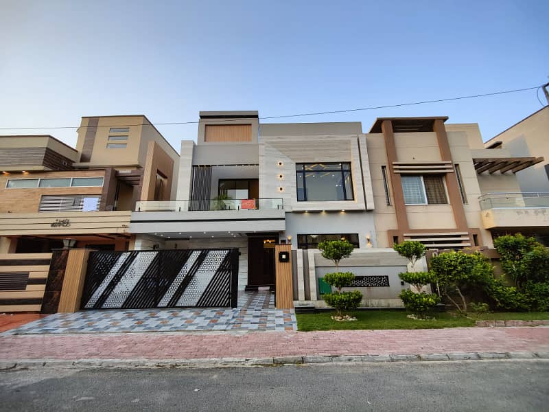 Luxurious Designer 10 Marla Brand New House For Sale in Bahria Town Lahore 18