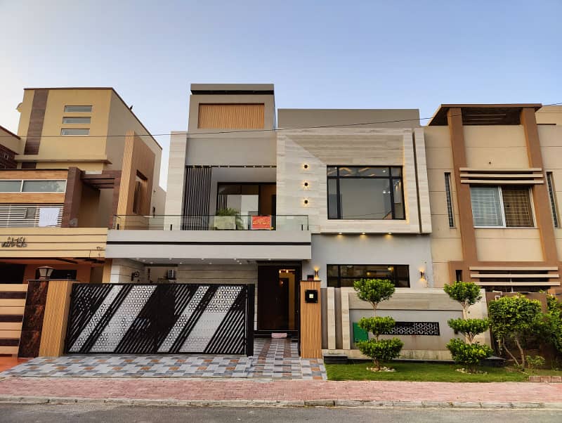 Luxurious Designer 10 Marla Brand New House For Sale in Bahria Town Lahore 19