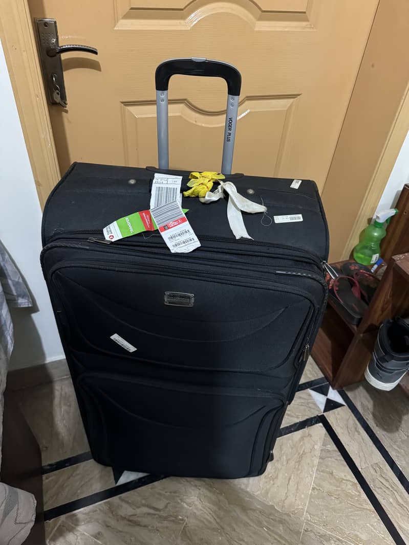 Large 30 kg luggage bag is for sale 0