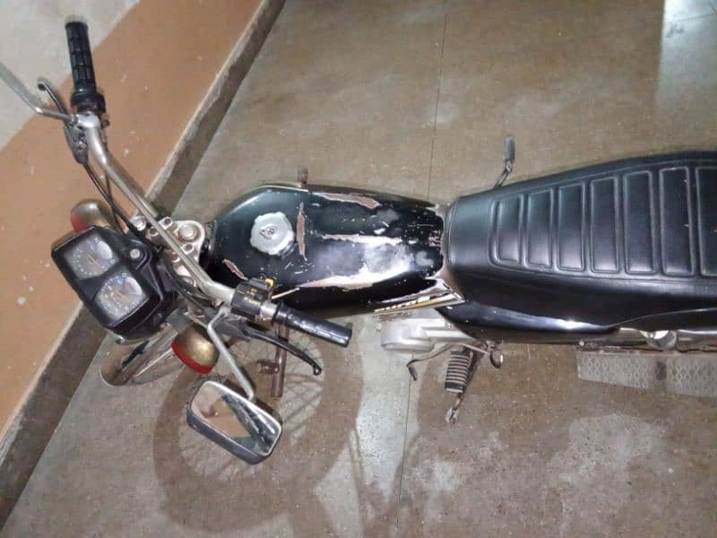 A Honda 125 2013 model for sale in Karachi Sialkot number 3