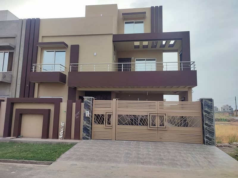 10 Marla House In Only Rs. 32500000 0