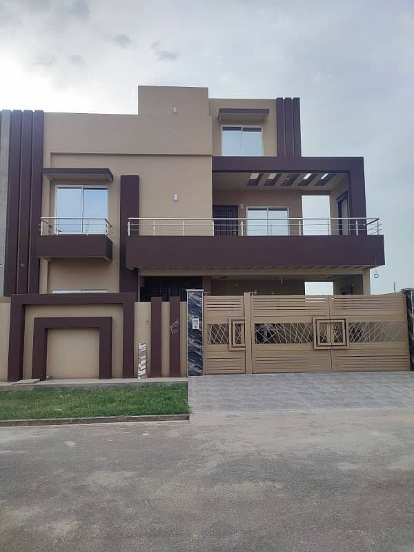 10 Marla House In Only Rs. 32500000 2