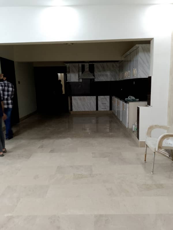 Gulshan-e-iqbal block 5 upper portion 3 bedd ready to move 6