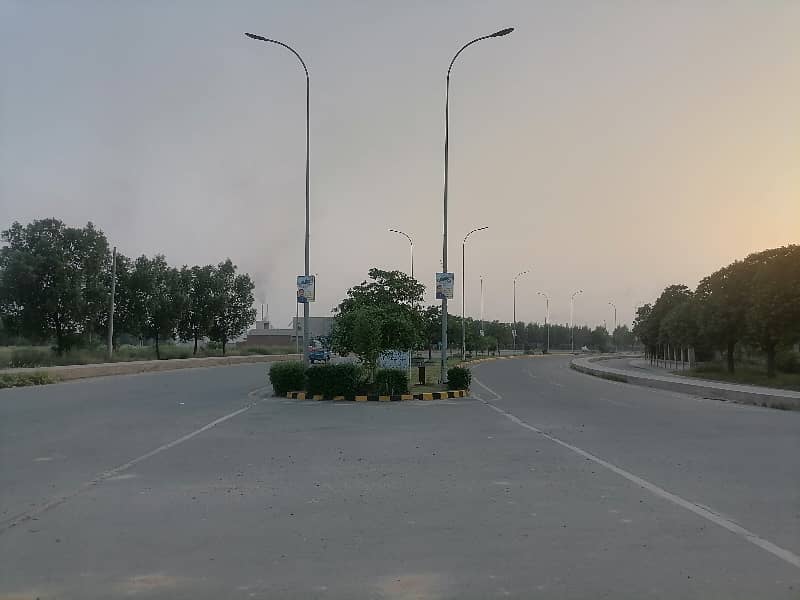 This Is Your Chance To Buy Residential Plot In FDA City - Block B4 Faisalabad 2